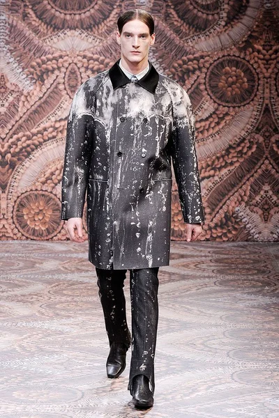 Look 29